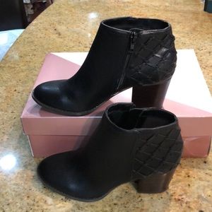 Fergalicious black booties size 6